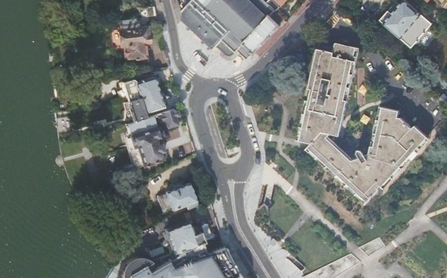 Vue aérienne du Rond-point anonyme n°458204187