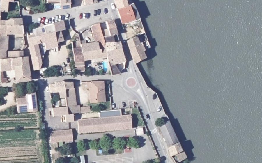 Vue aérienne du Rond-point anonyme n°45831209