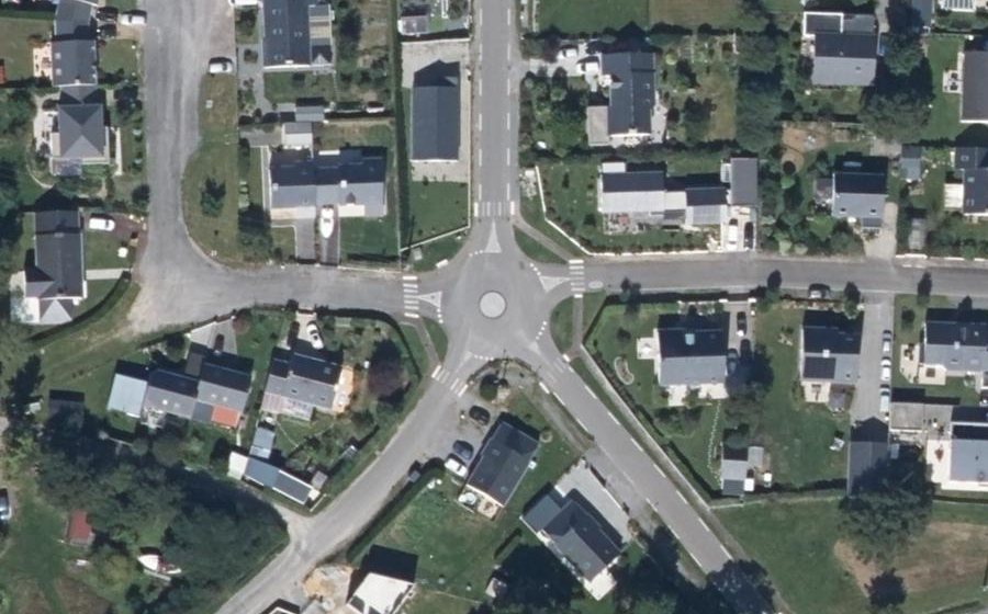 Vue aérienne du Rond-point anonyme n°458506822