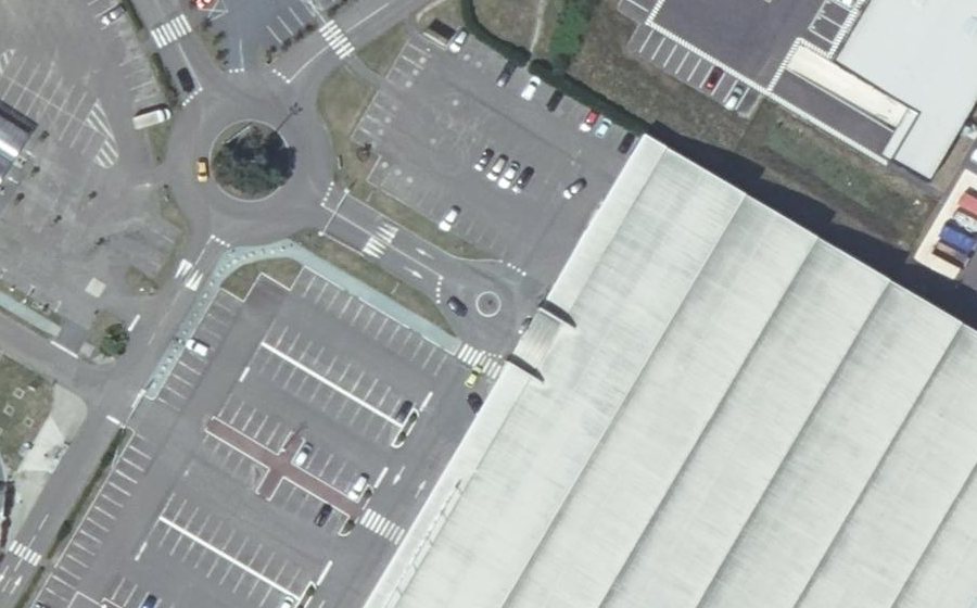 Vue aérienne du Rond-point anonyme n°458512257