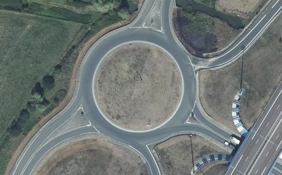 Vue aérienne du Rond-point anonyme n°45854571