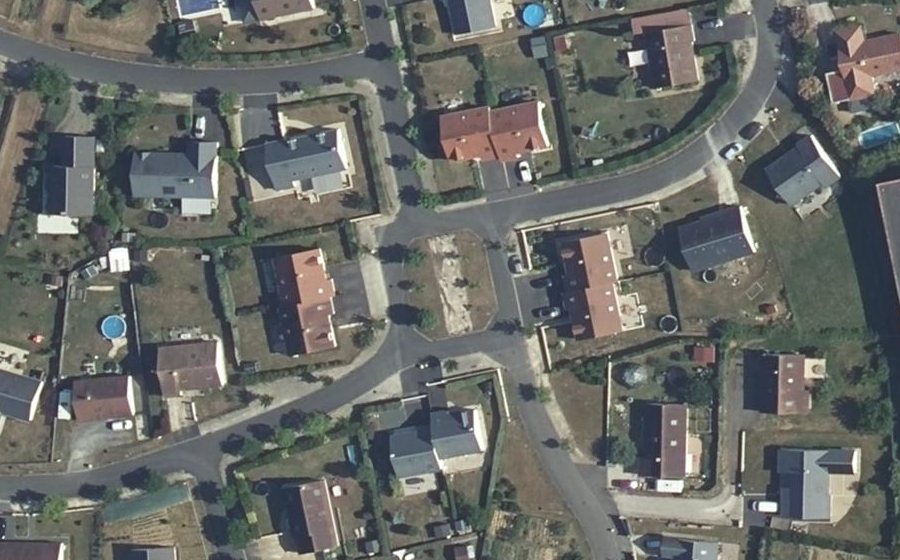 Vue aérienne du Rond-point anonyme n°458556457