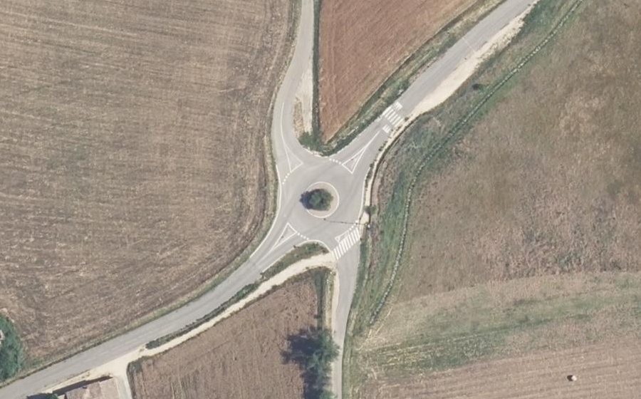 Vue aérienne du Rond-point anonyme n°458578971