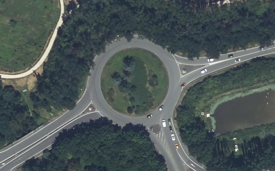Vue aérienne du Rond-point anonyme n°4586224