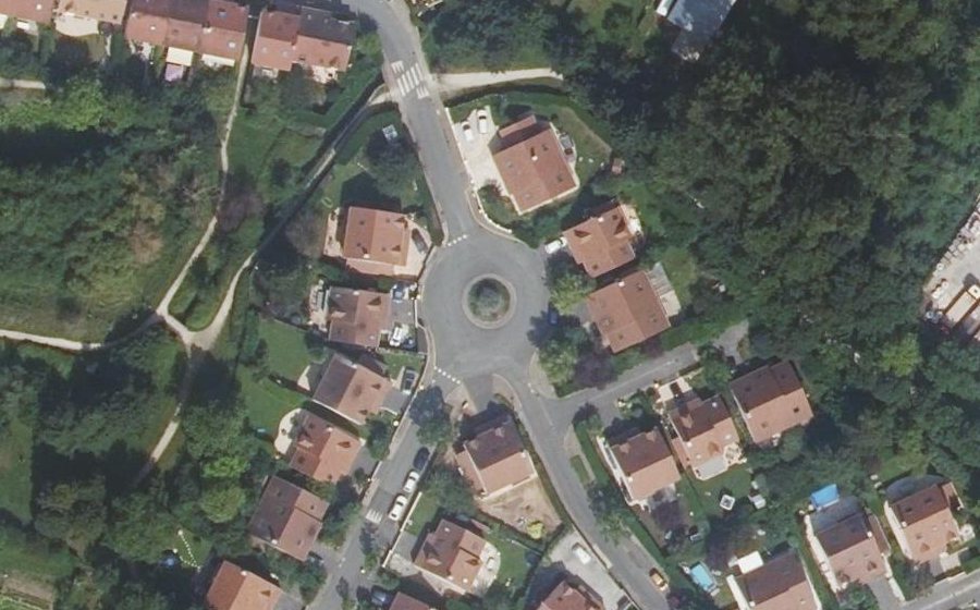 Vue aérienne du Rond-point anonyme n°4587511