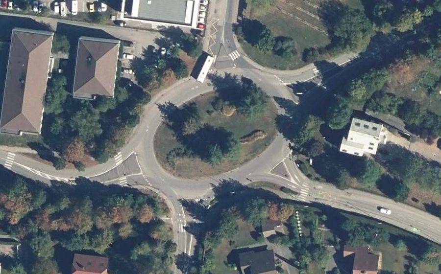 Vue aérienne du Rond-point anonyme n°4592490