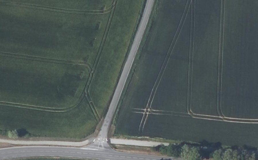 Vue aérienne du Rond-point anonyme n°459318225