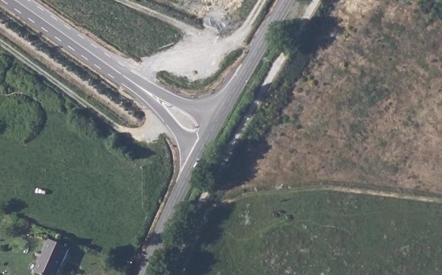 Vue aérienne du Rond-point anonyme n°459325946