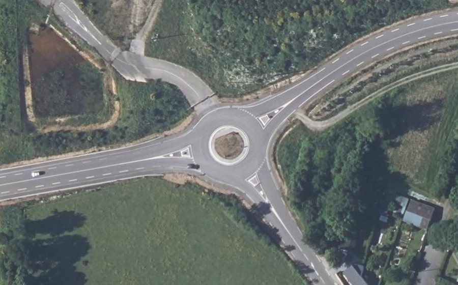 Vue aérienne du Rond-point anonyme n°459325952