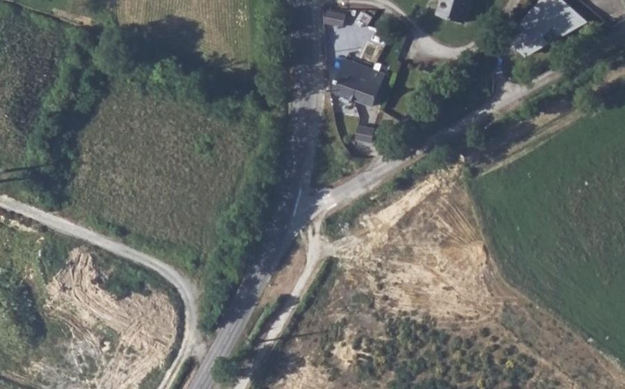 Vue aérienne du Rond-point anonyme n°459350810