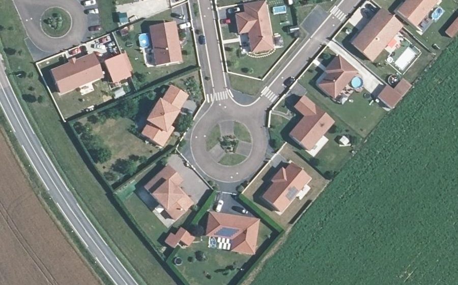 Vue aérienne du Rond-point anonyme n°460317910