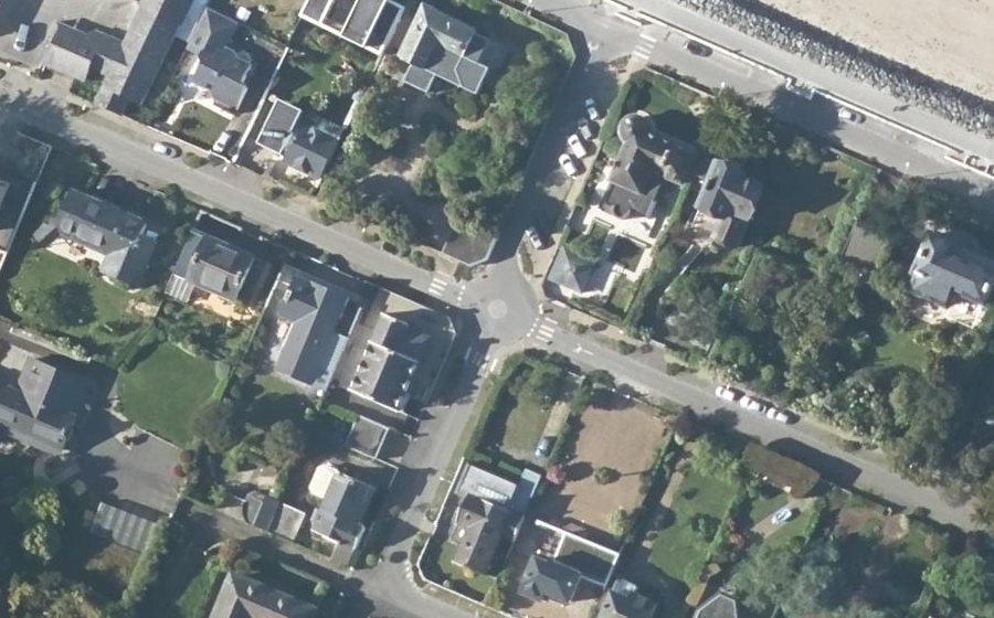 Vue aérienne du Rond-point anonyme n°460345100