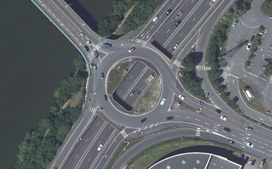 Vue aérienne du Rond-point anonyme n°4607726
