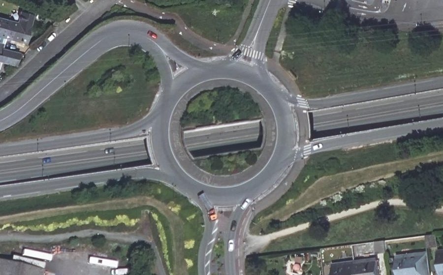 Vue aérienne du Rond-point anonyme n°4607913