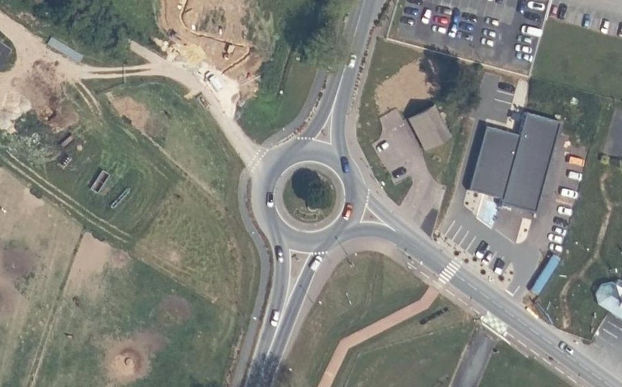 Vue aérienne du Rond-point anonyme n°4609897