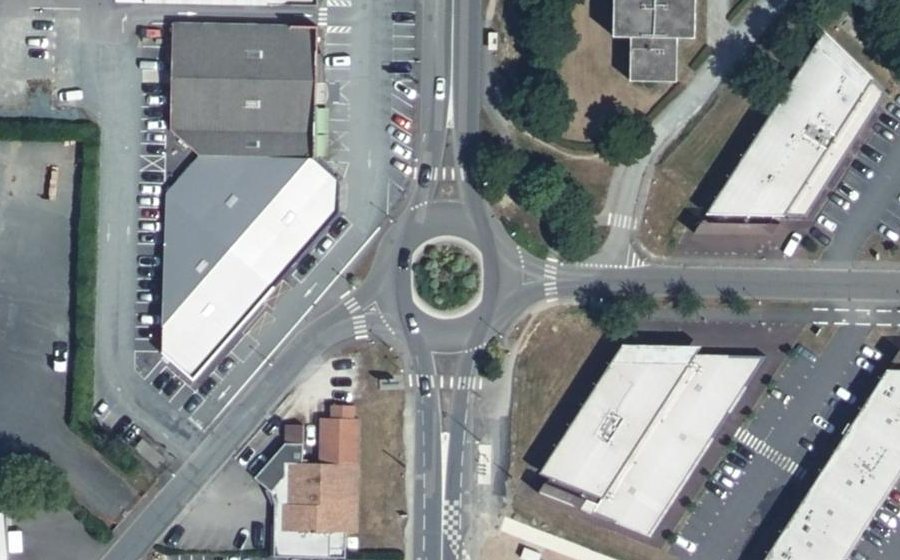 Vue aérienne du Rond-point anonyme n°4611298