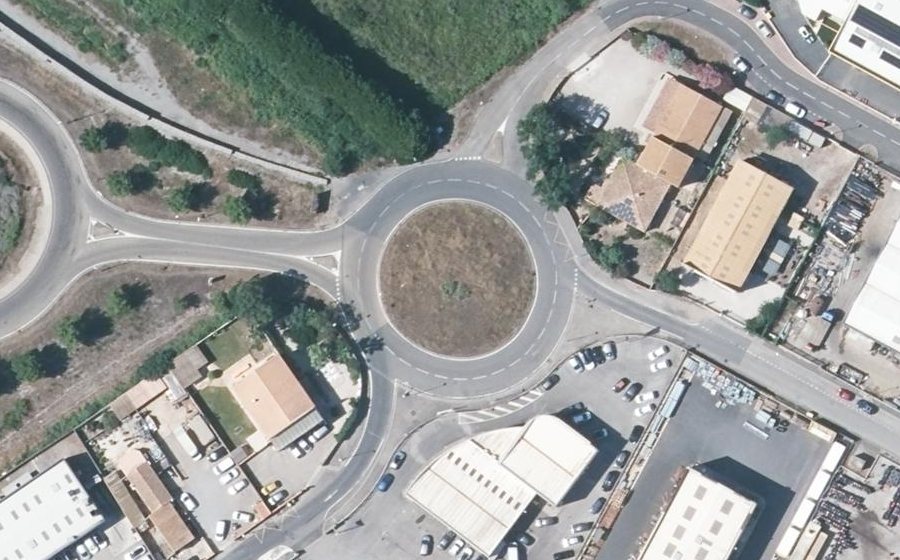 Vue aérienne du Rond-point anonyme n°46149369