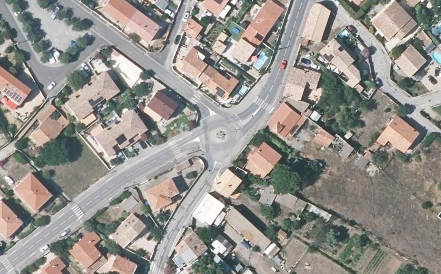 Vue aérienne du Rond-point anonyme n°46149509