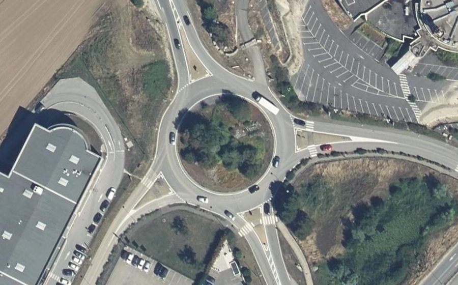 Vue aérienne du Rond-point anonyme n°4615166