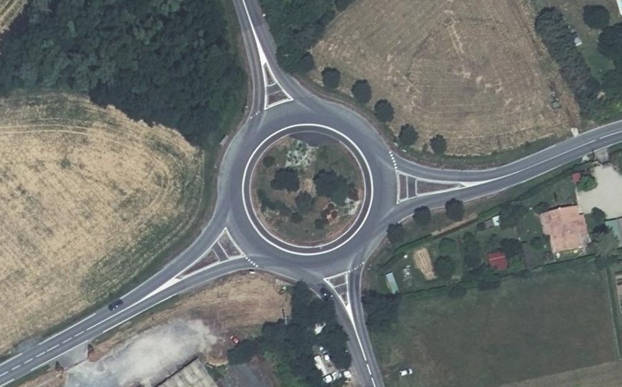 Vue aérienne du Rond-point anonyme n°46171511