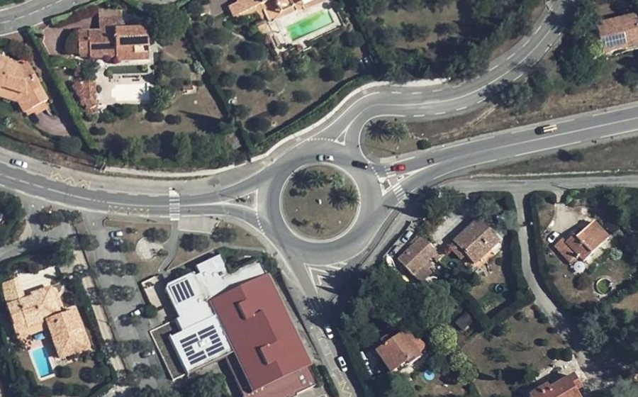 Vue aérienne du Rond-point anonyme n°4635103