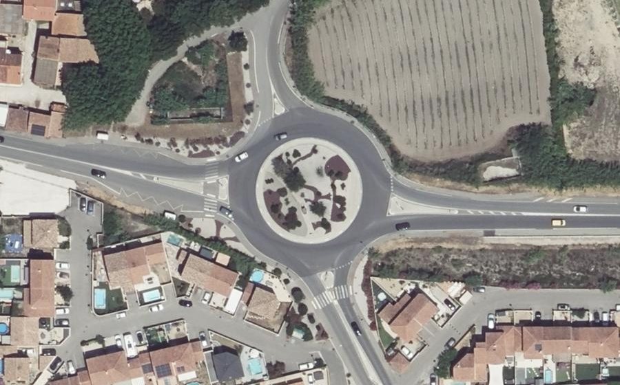 Vue aérienne du Rond-point anonyme n°463936132