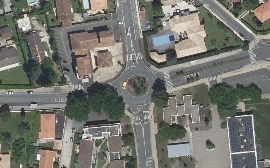 Vue aérienne du Rond-point anonyme n°4646574