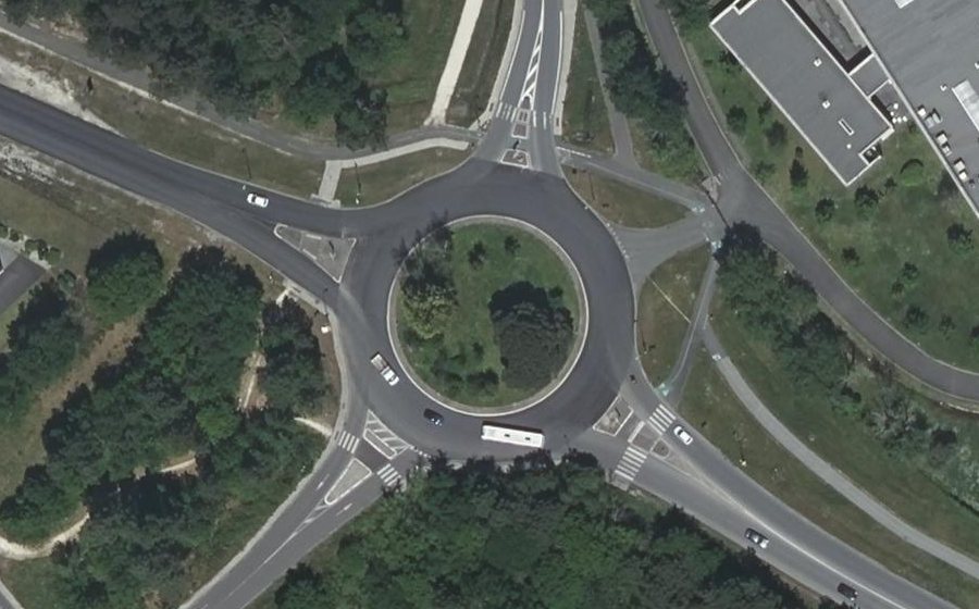 Vue aérienne du Rond-point anonyme n°4646595