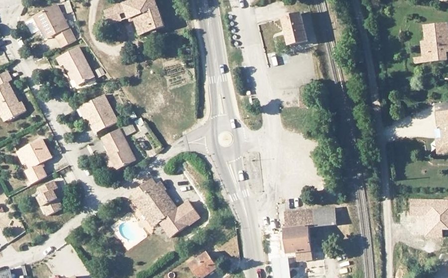 Vue aérienne du Rond-point anonyme n°4648970