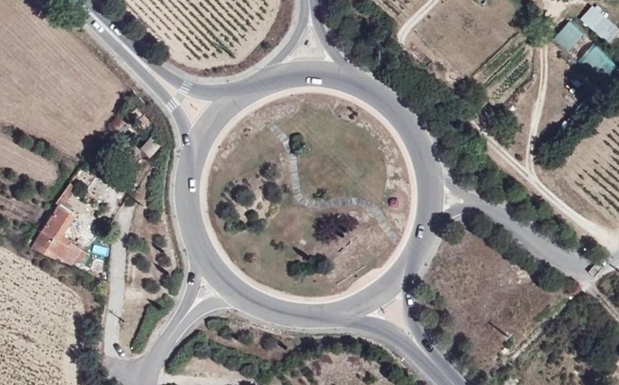 Vue aérienne du Rond-point anonyme n°4649093