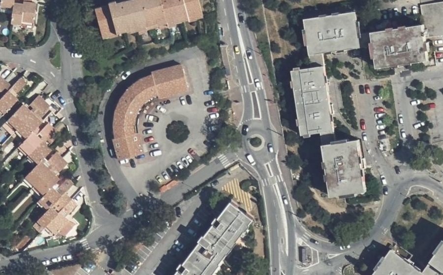 Vue aérienne du Rond-point anonyme n°4649969
