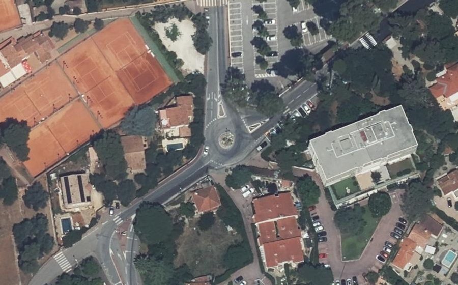 Vue aérienne du Rond-point anonyme n°4650459