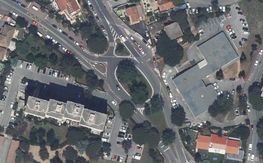 Vue aérienne du Rond-point anonyme n°4650518