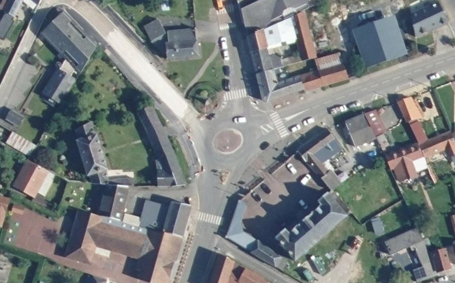 Vue aérienne du Rond-point anonyme n°465116852