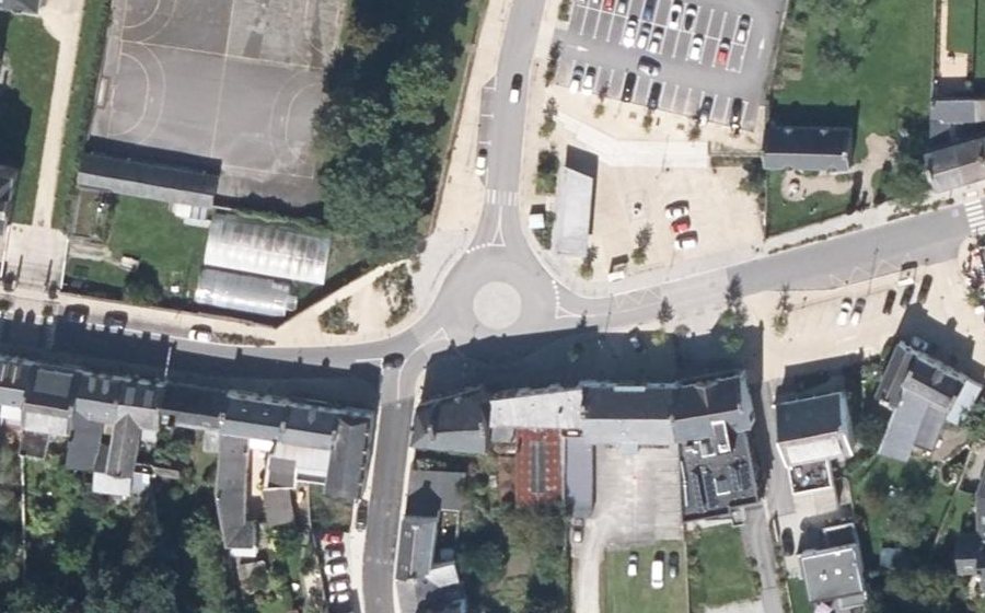 Vue aérienne du Rond-point anonyme n°465178136