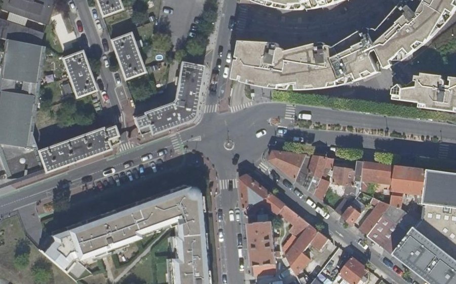 Vue aérienne du Rond-point anonyme n°465618457