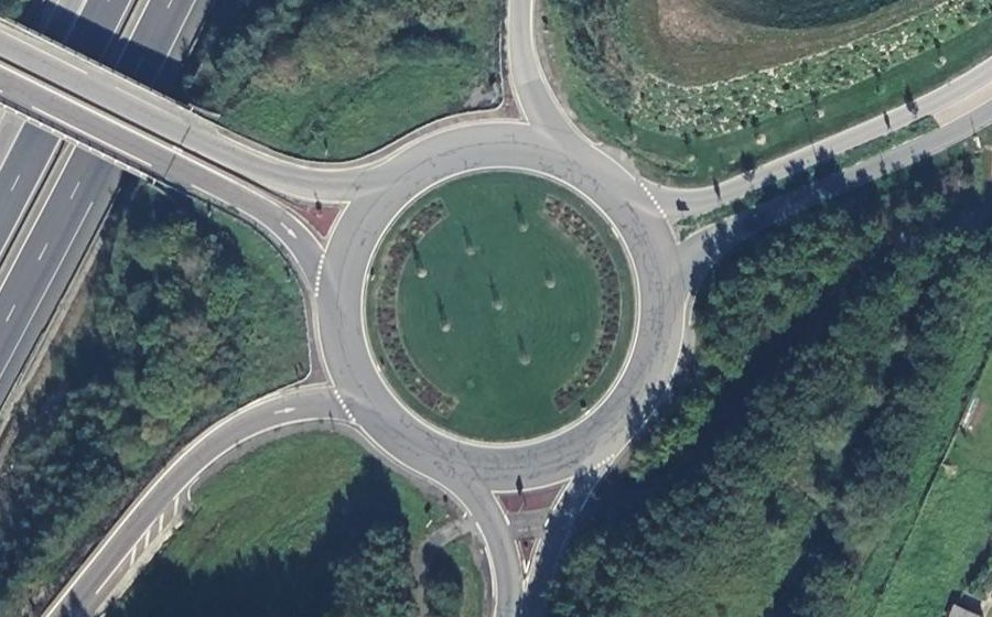 Vue aérienne du Rond-point anonyme n°4660704