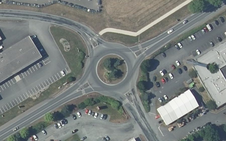 Vue aérienne du Rond-point anonyme n°4661856
