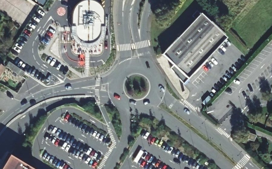 Vue aérienne du Rond-point anonyme n°466612529