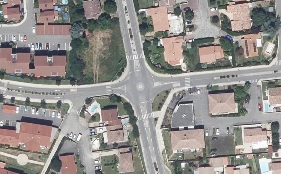 Vue aérienne du Rond-point anonyme n°466672009