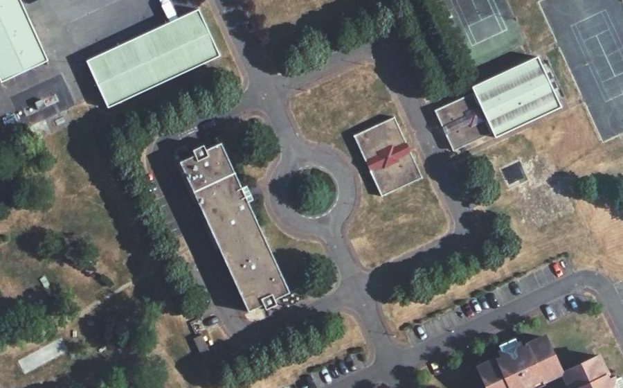 Vue aérienne du Rond-point anonyme n°46715578