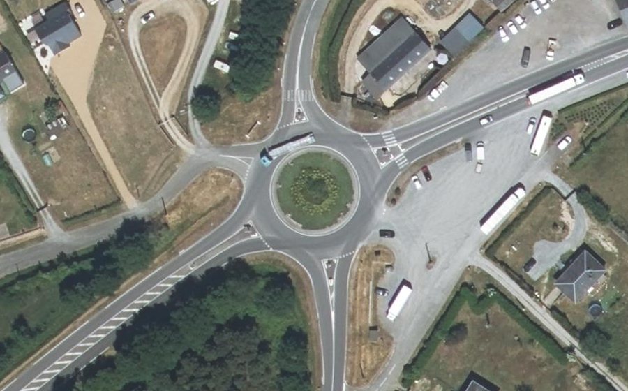 Vue aérienne du Rond-point anonyme n°467534000