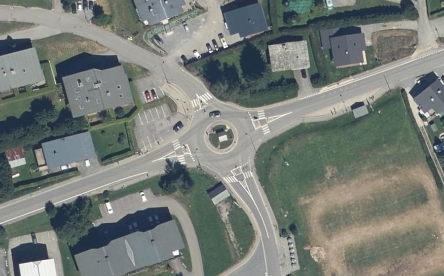 Vue aérienne du Rond-point anonyme n°4678020