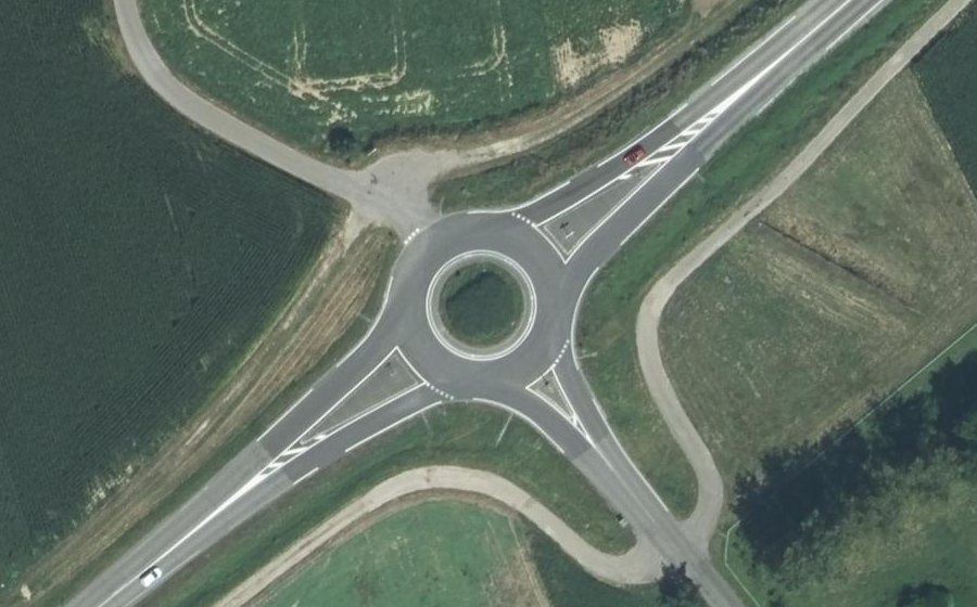 Vue aérienne du Rond-point anonyme n°4683163
