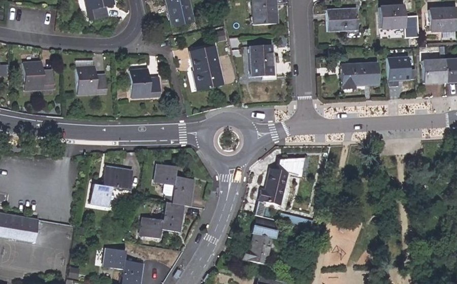 Vue aérienne du Rond-point anonyme n°4687233