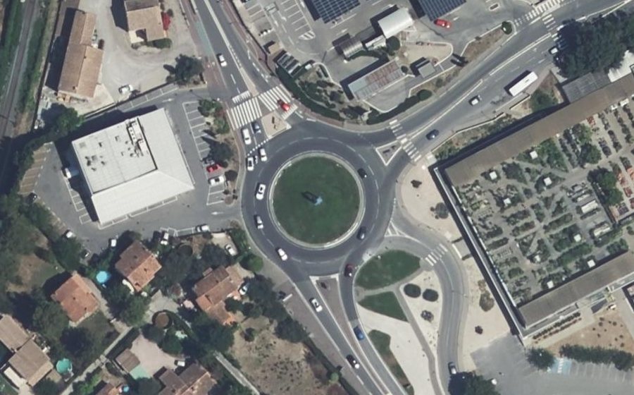 Vue aérienne du Rond-point anonyme n°4688730