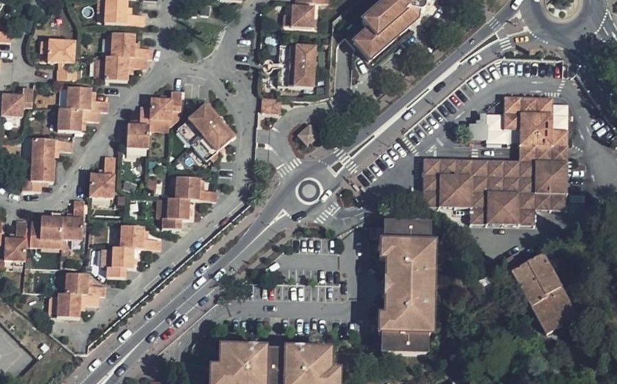 Vue aérienne du Rond-point anonyme n°4688801