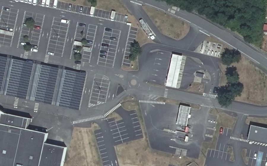 Vue aérienne du Rond-point anonyme n°469154426