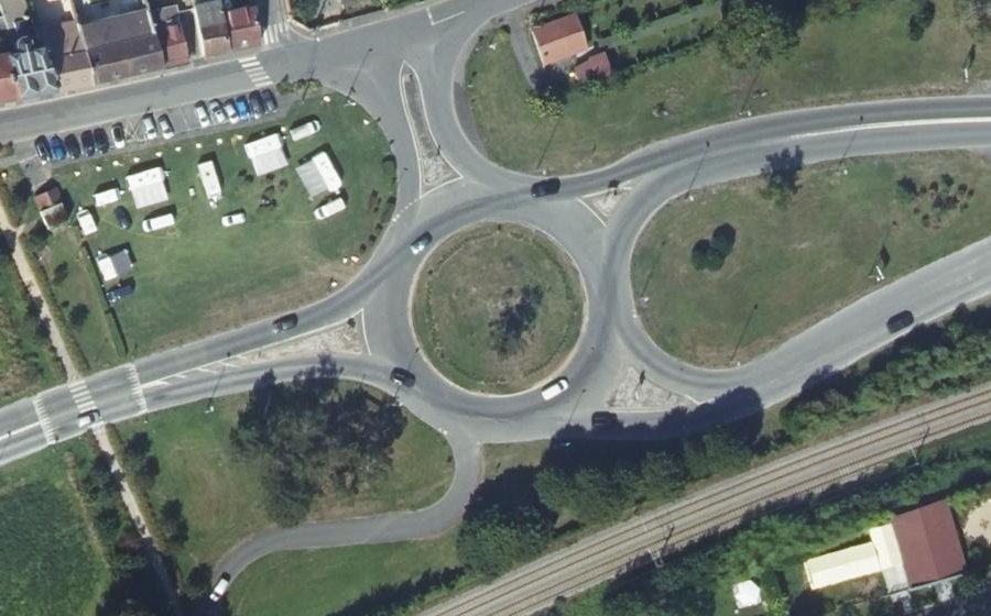 Vue aérienne du Rond-point anonyme n°46945991