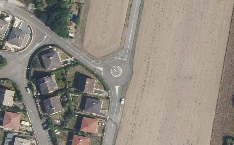 Vue aérienne du Rond-point anonyme n°46949943